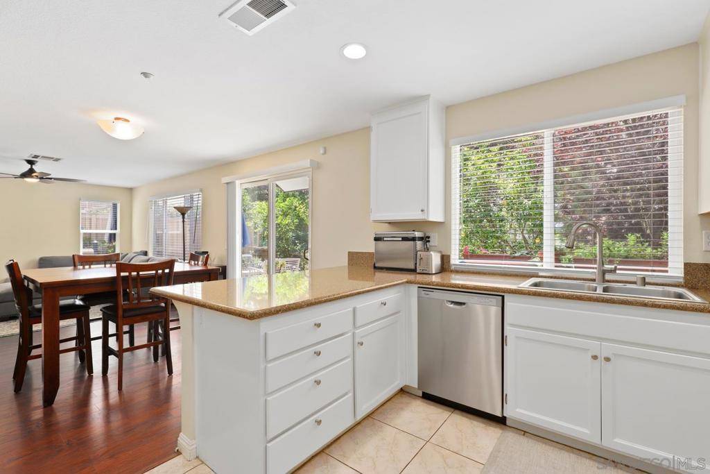 Vista, CA 92081,1694 Carriage Cir