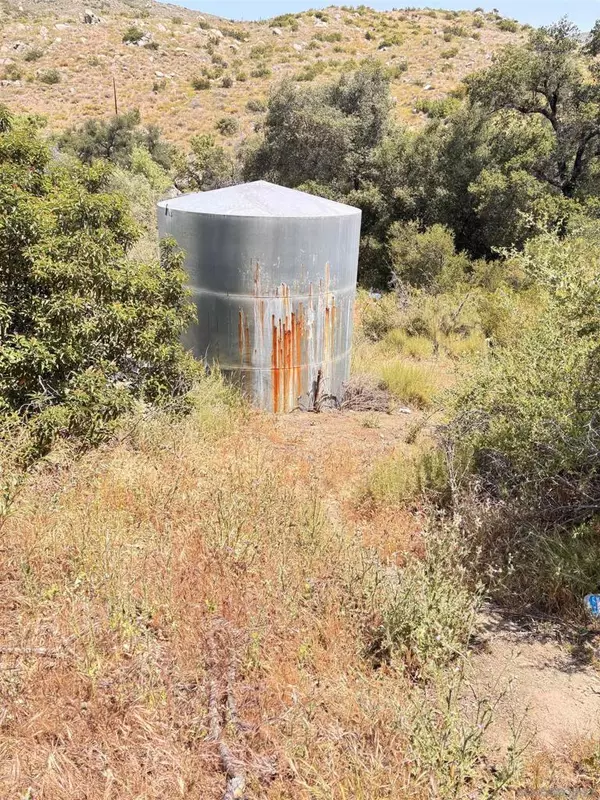 Dulzura, CA 91917,222444 Hwy 94