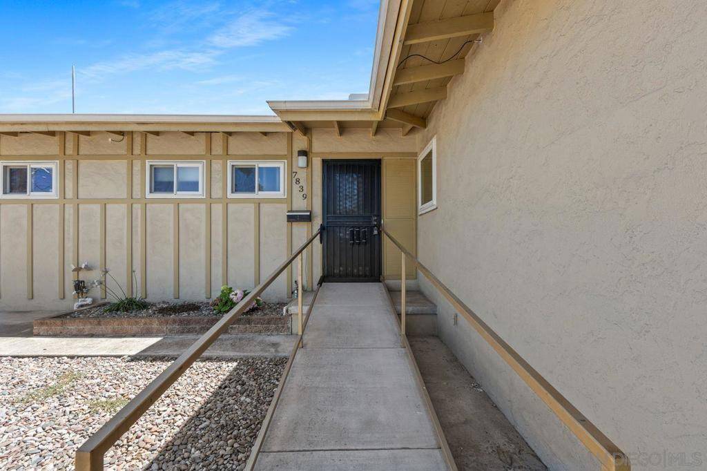 Lemon Grove, CA 91945,7839 Longdale Dr