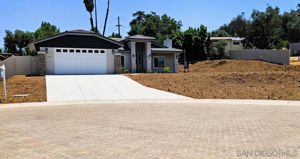 11977 Raceway Lane, Lakeside, CA 92040