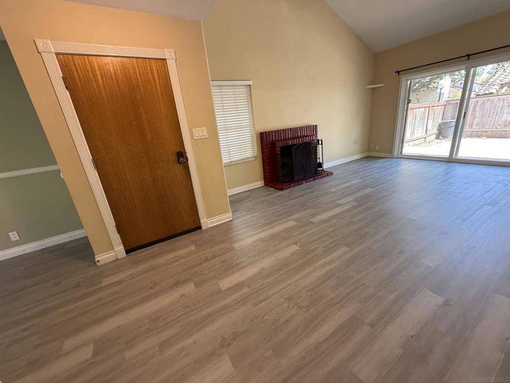 Escondido, CA 92025,1651 S Juniper St #201