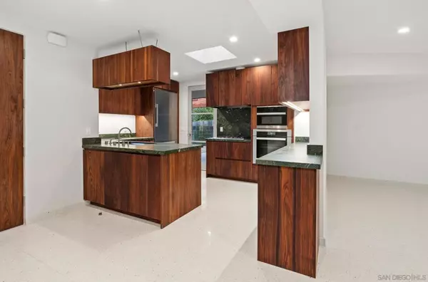 La Jolla, CA 92037,9420 La Jolla Shores Drive