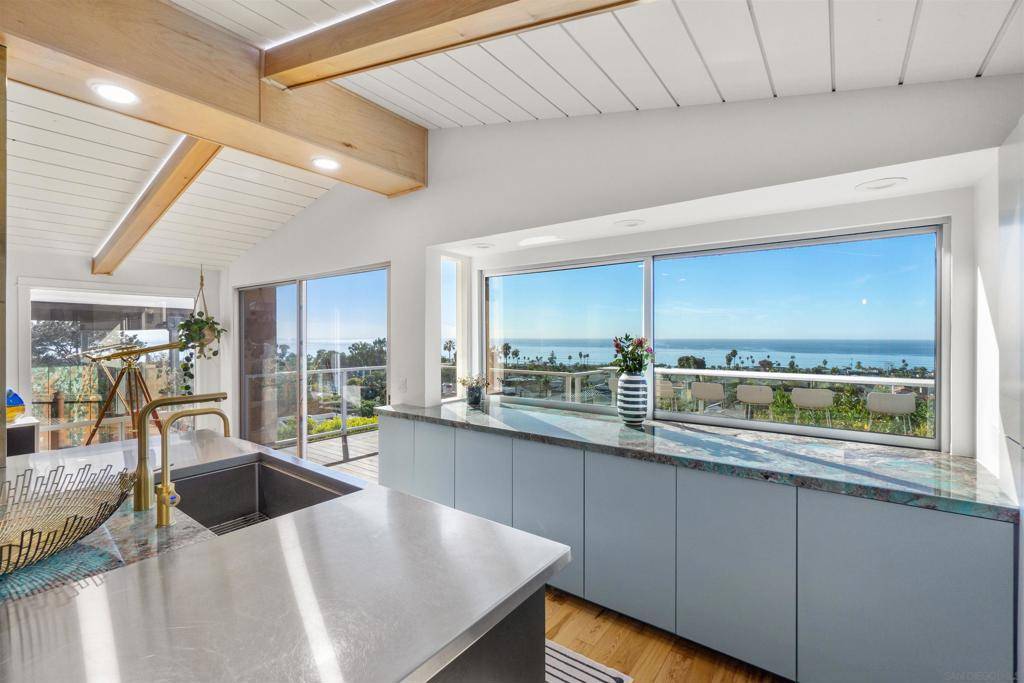 La Jolla, CA 92037,5652 Linda Rosa Ave