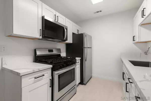 Escondido, CA 92026,240 W Lincoln Ave #16