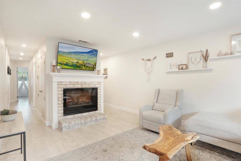 Oceanside, CA 92057,721 Buena Tierra Way #187