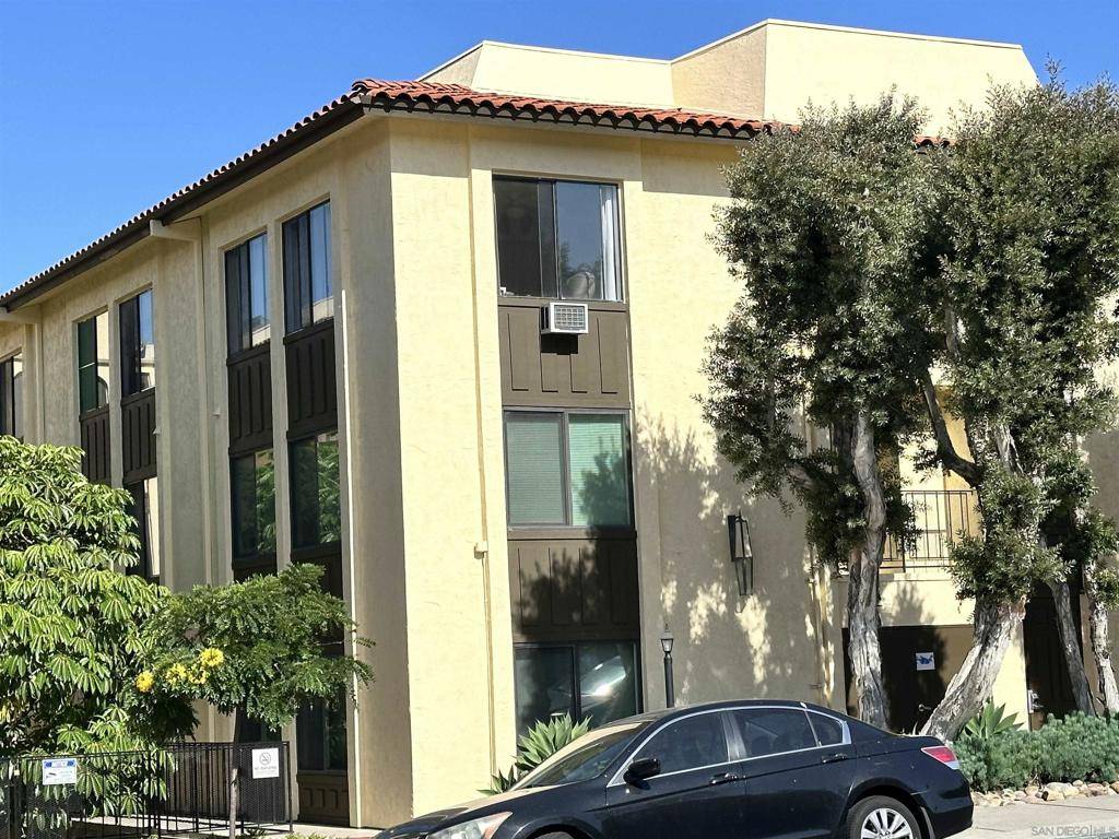 San Diego, CA 92104,3776 Alabama St #C114