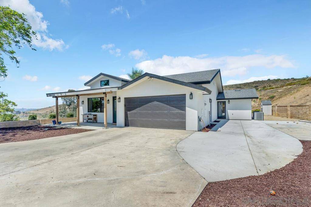 Santee, CA 92071,11132 Summit Ave
