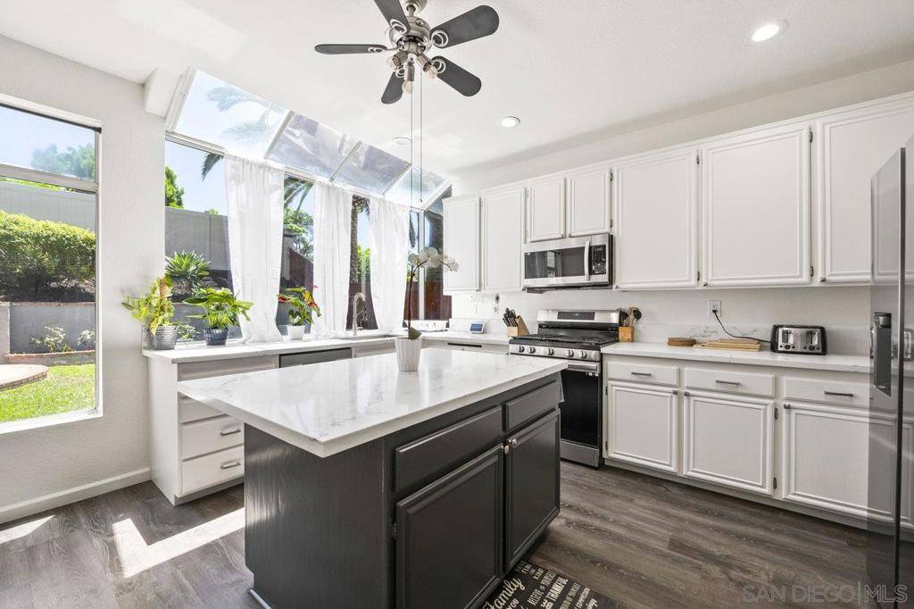 Oceanside, CA 92057,4887 Motif St