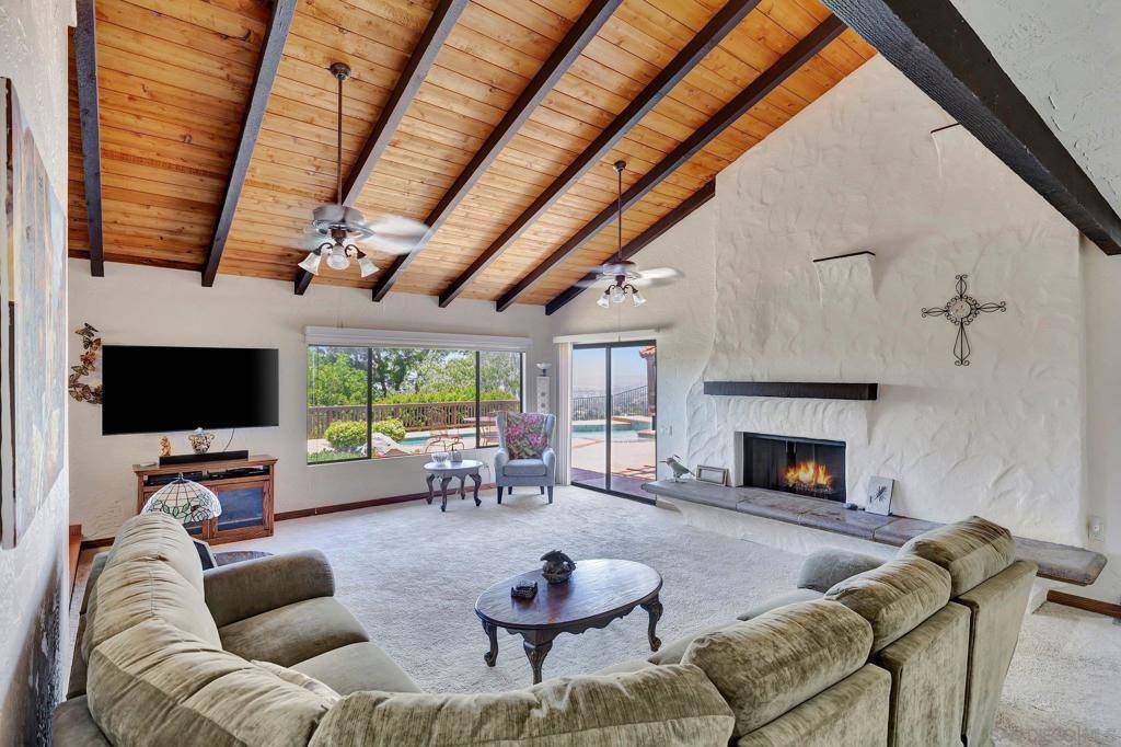 El Cajon, CA 92019,2458 Pence Dr