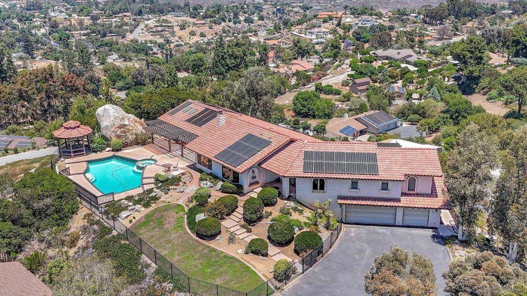 2458 Pence Dr, El Cajon, CA 92019