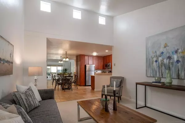 San Diego, CA 92109,4600 Lamont St #326