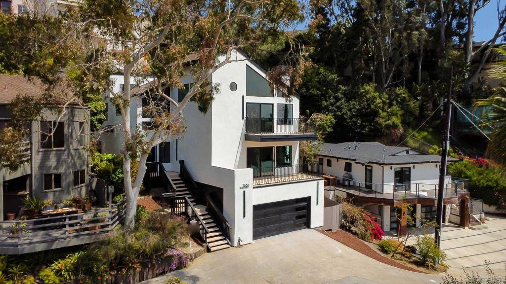 San Diego, CA 92103,2861 Brant st.