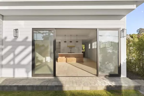 7214 Fay Ave, La Jolla, CA 92037