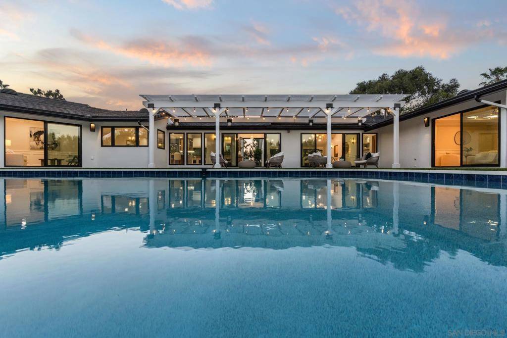 2975 Woodford Drive, La Jolla, CA 92037
