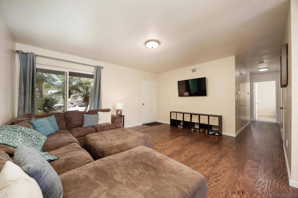 Santee, CA 92071,10835 Grand Fork Dr