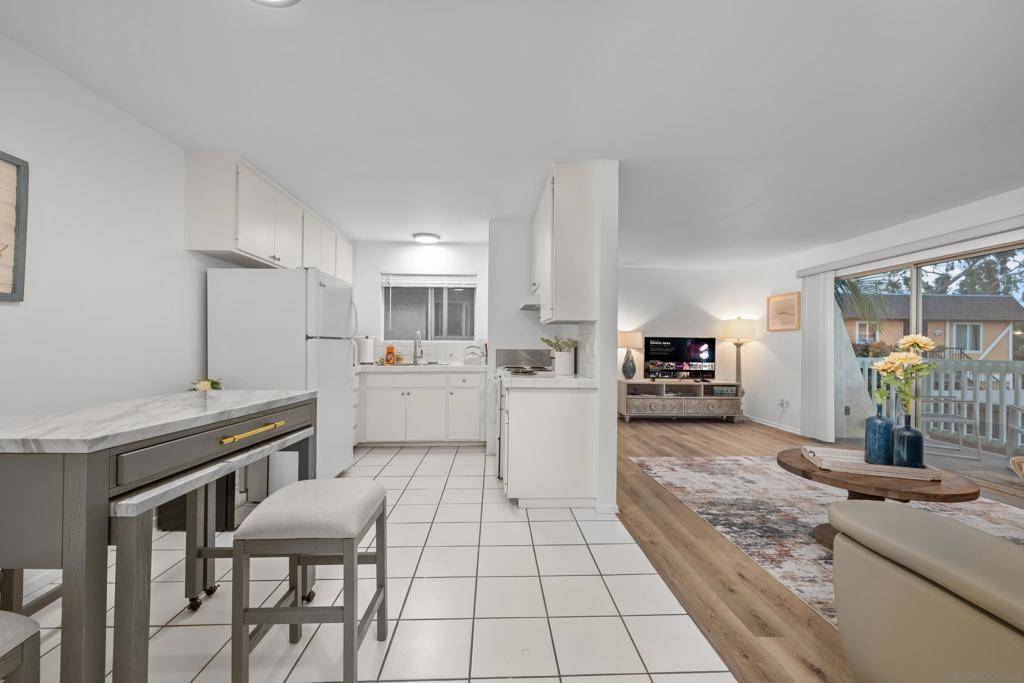 Carlsbad, CA 92008,975 Laguna Drive
