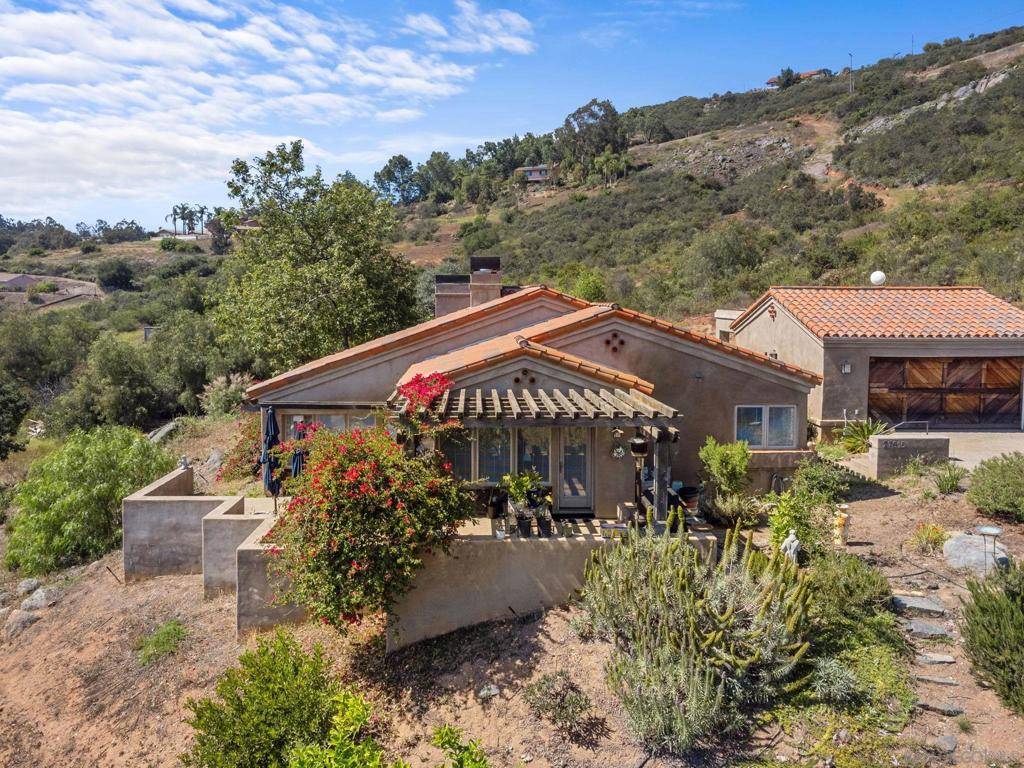 Escondido, CA 92026,27615 Alps Ln