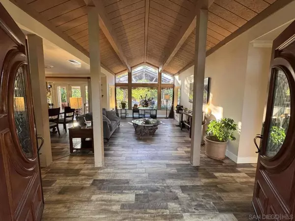 Yorba Linda, CA 92886,5553 Scenic View Dr