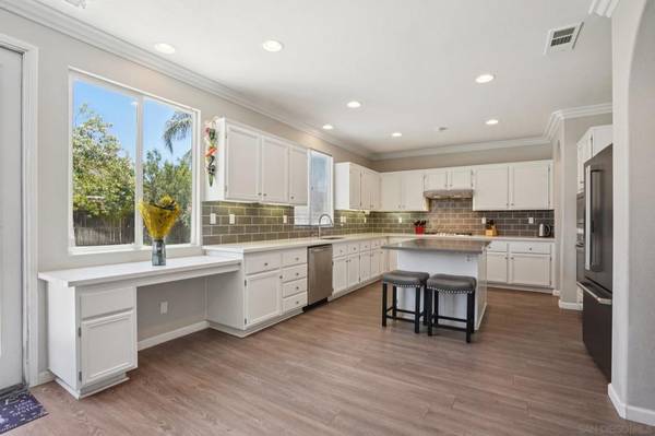 27655 Gladstone Dr, Moreno Valley, CA 92555