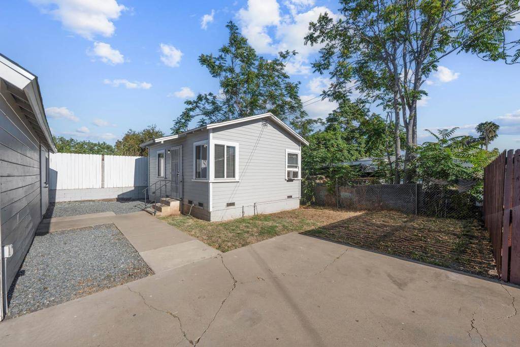 Lakeside, CA 92040,9920 22 River St