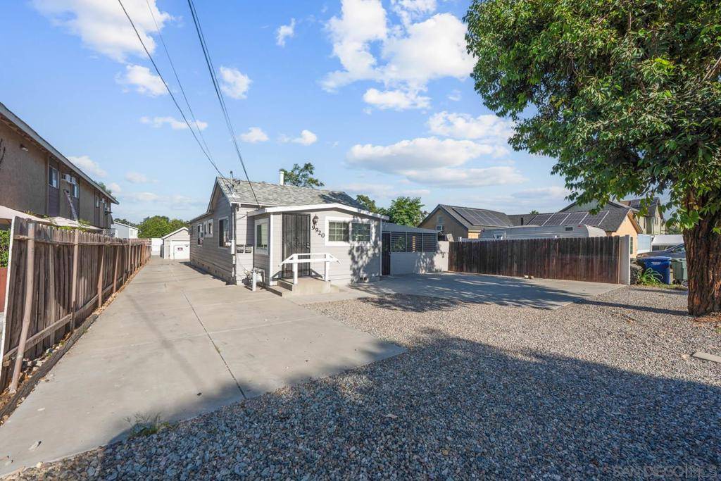 9920 22 River St, Lakeside, CA 92040