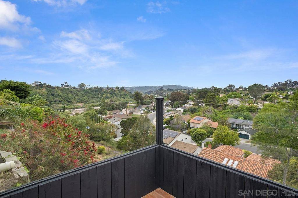San Diego, CA 92122,5852 Dirac Street