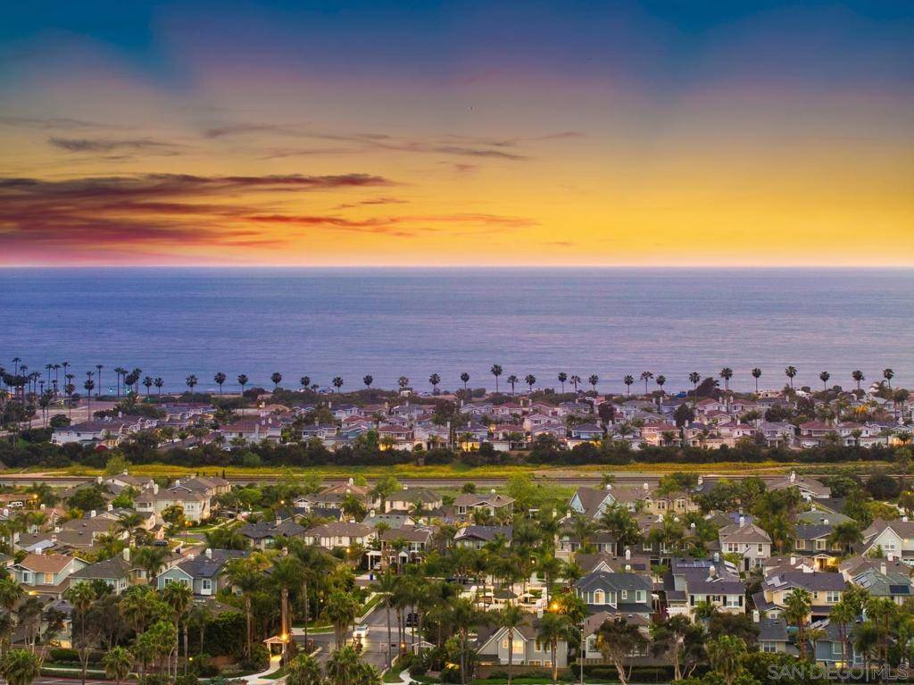 Carlsbad, CA 92011,6951 Quiet Cove Dr