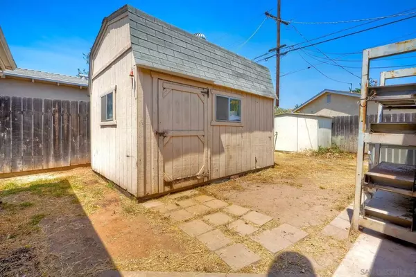 El Cajon, CA 92021,940 Gladys