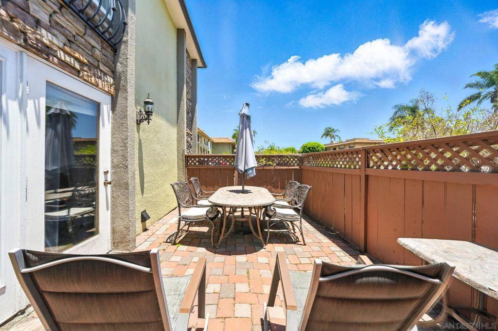 San Diego, CA 92117,6666 Beadnell Way #1