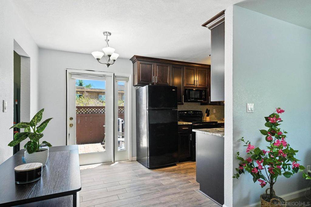 San Diego, CA 92117,6666 Beadnell Way #1