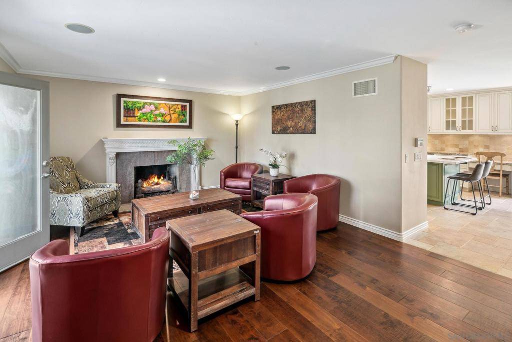Coronado, CA 92118,1100 Pine St