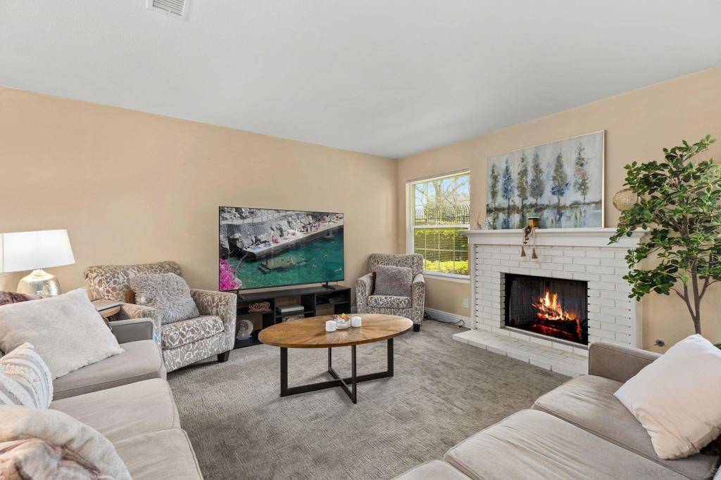 Irvine, CA 92620,10 Pendelton