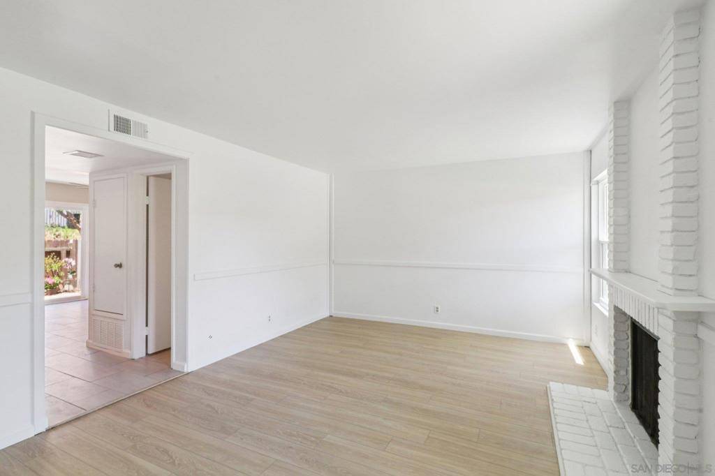 San Diego, CA 92139,5890 Reo Ter. #C