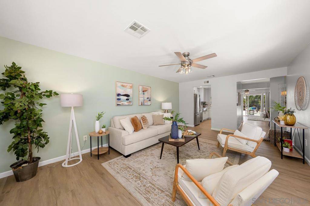 La Mesa, CA 91942,5856 Cowles Mountain Blvd