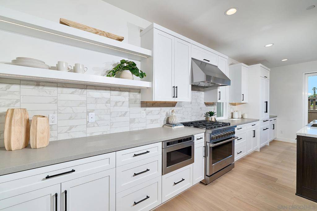 CA 92024,561 N Vulcan Ave