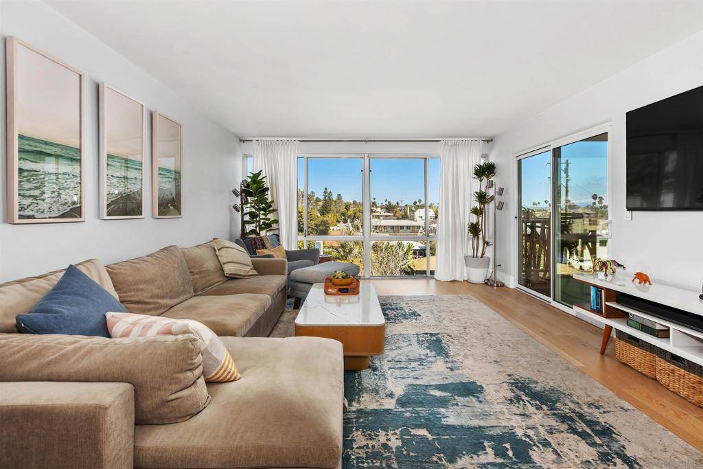 San Diego, CA 92109,4944 Cass St. #407