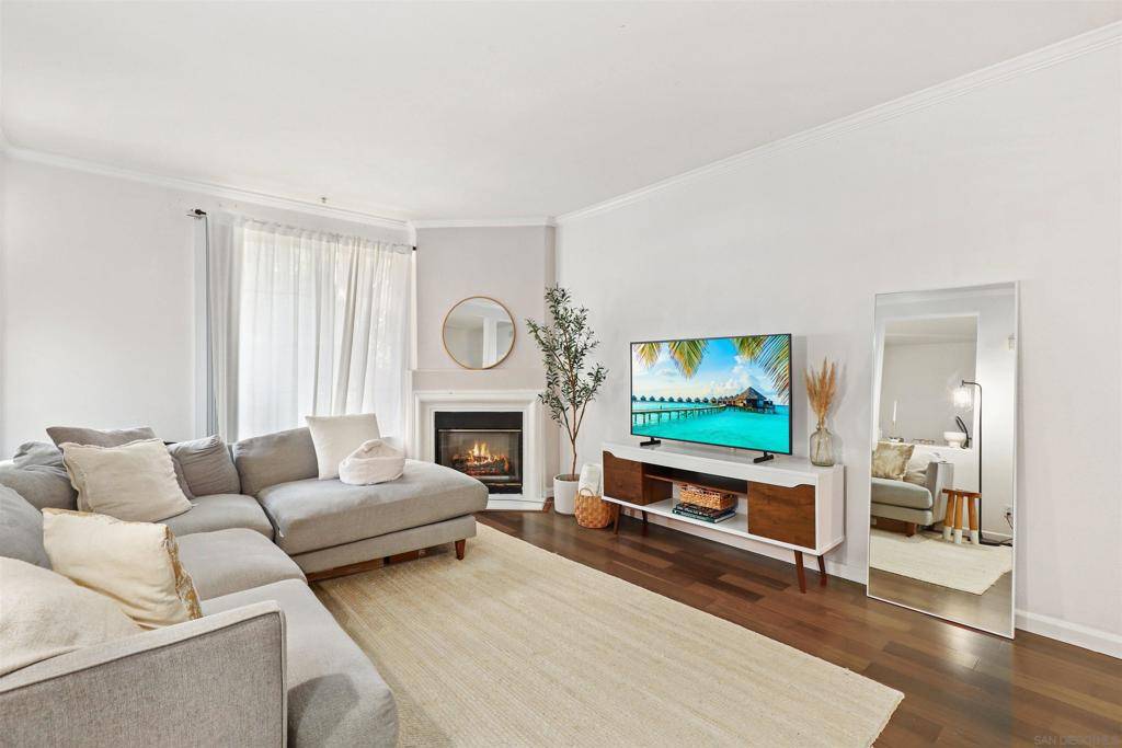 San Diego, CA 92130,12364 Carmel Country Rd #201