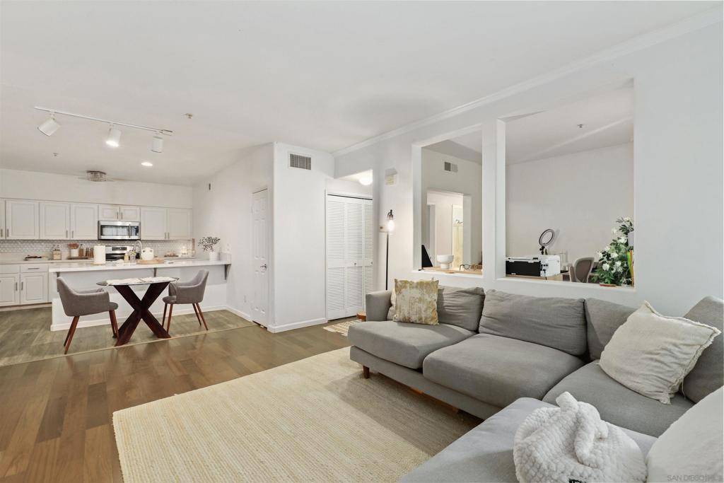 12364 Carmel Country Rd #201, San Diego, CA 92130