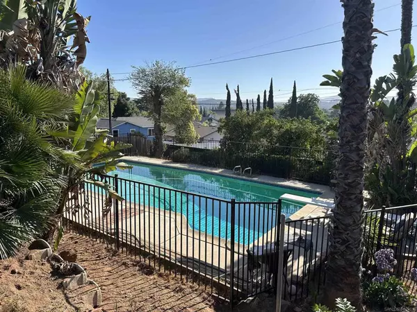 Escondido, CA 92025,1190 Robertson Dr