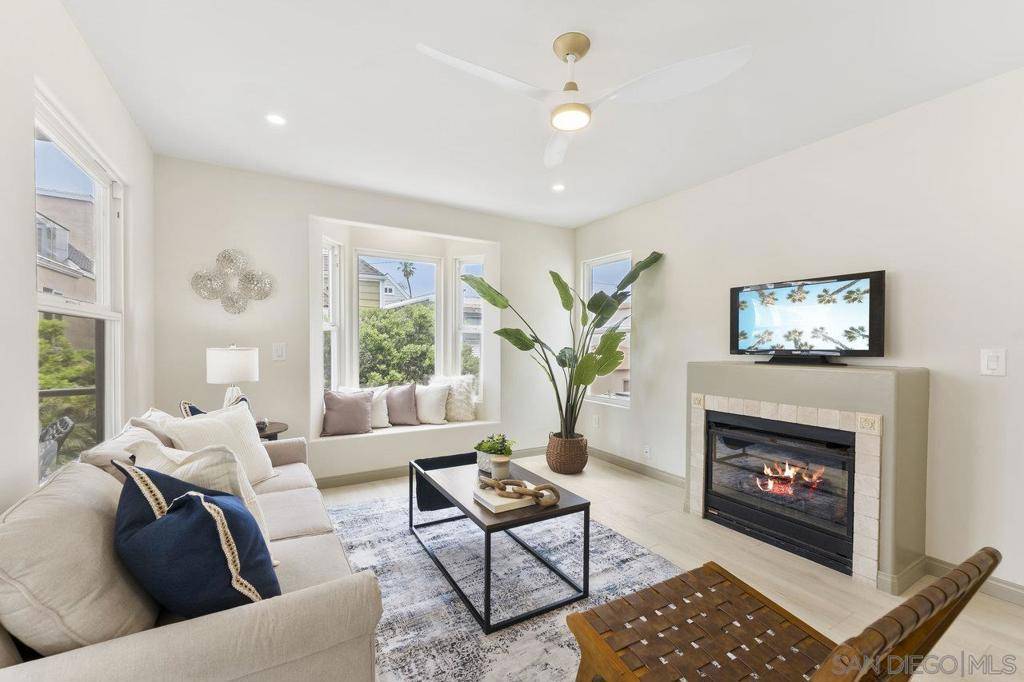 San Diego, CA 92109,735 Yarmouth Court