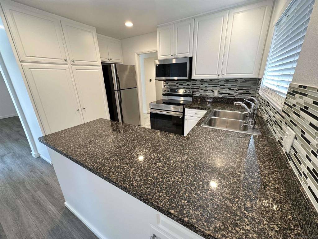 San Diego, CA 92128,17173 W Bernardo Dr. #104
