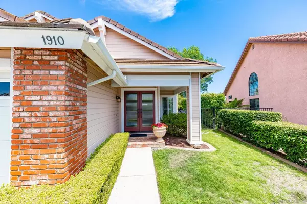 Vista, CA 92081,1910 Vineyard Avenue