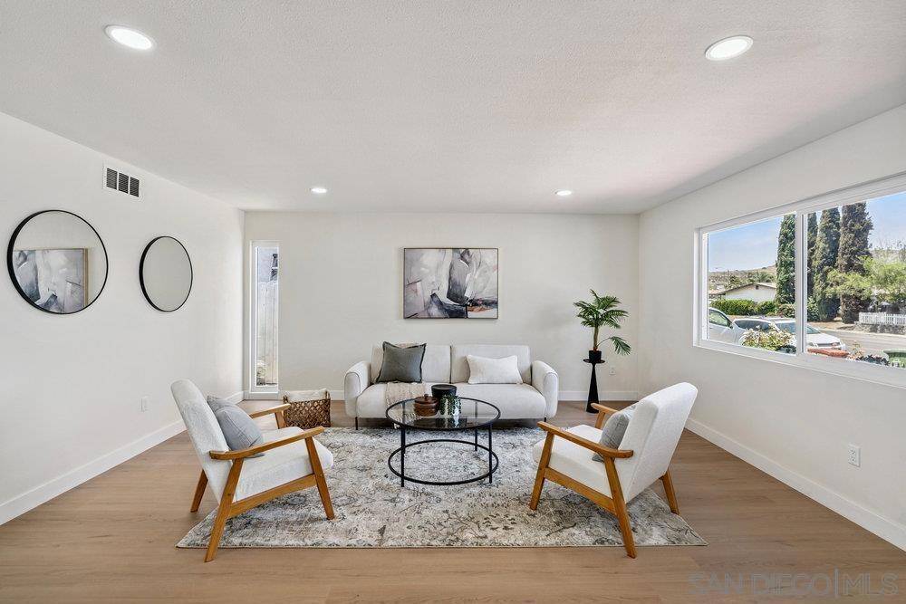 Santee, CA 92071,8313 Carlton Oaks Dr