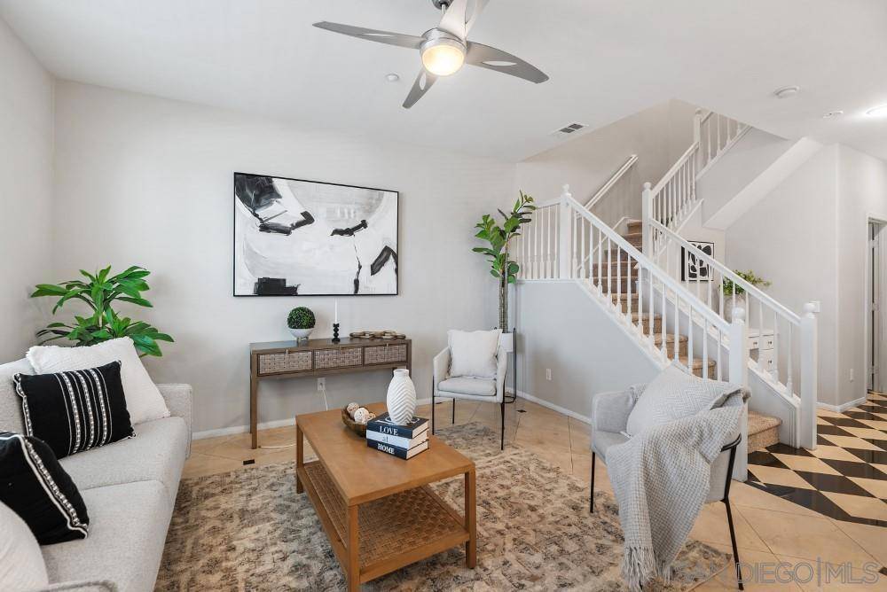 Vista, CA 92083,211 Calle Del Sol