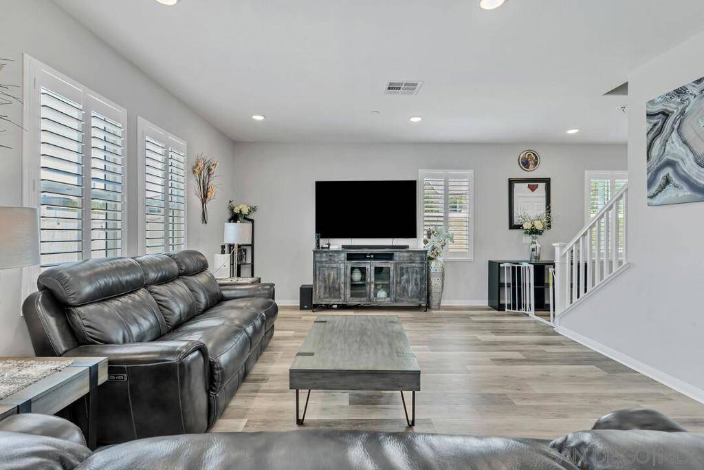 Santee, CA 92071,8612 Comiskey Way