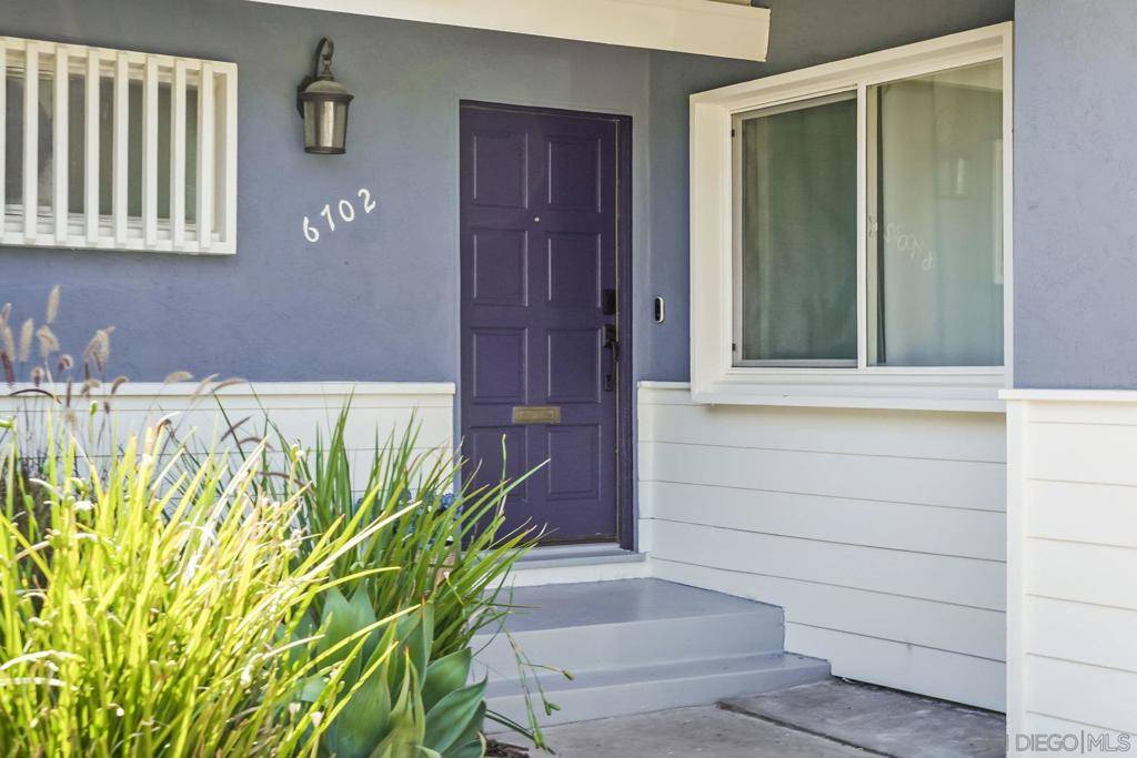 6702 Estrella Dr, San Diego, CA 92120
