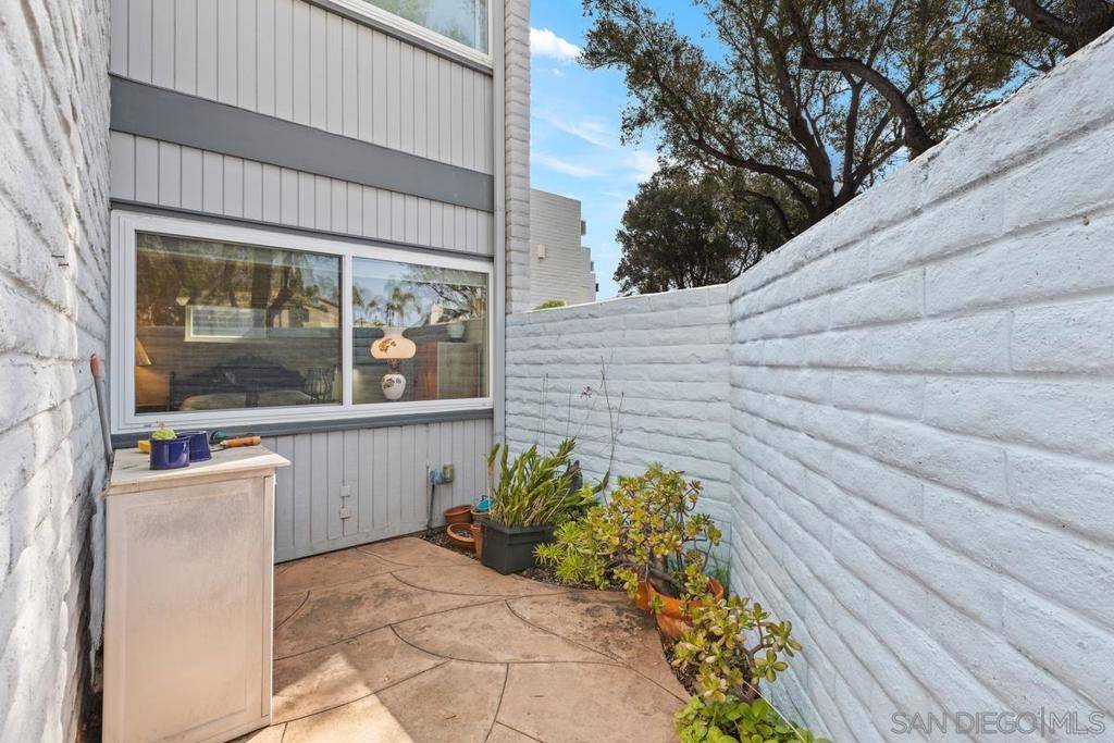 Coronado, CA 92118,744 Olive Ave.
