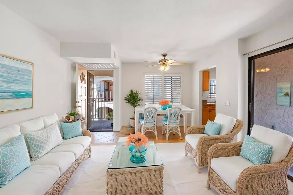 San Diego, CA 92128,13063 Wimberly Sq #114
