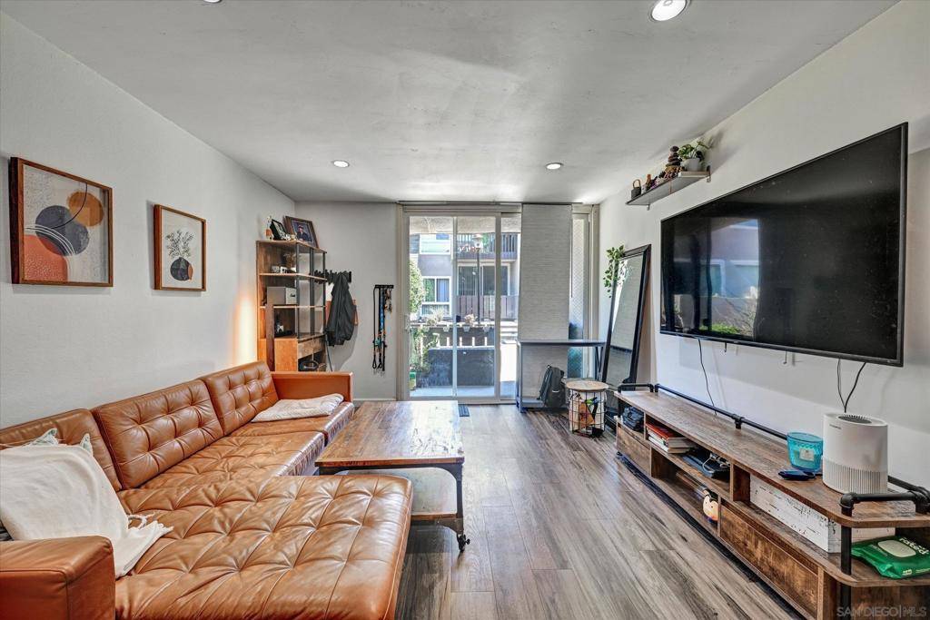 San Diego, CA 92111,6333 Mount Ada #156