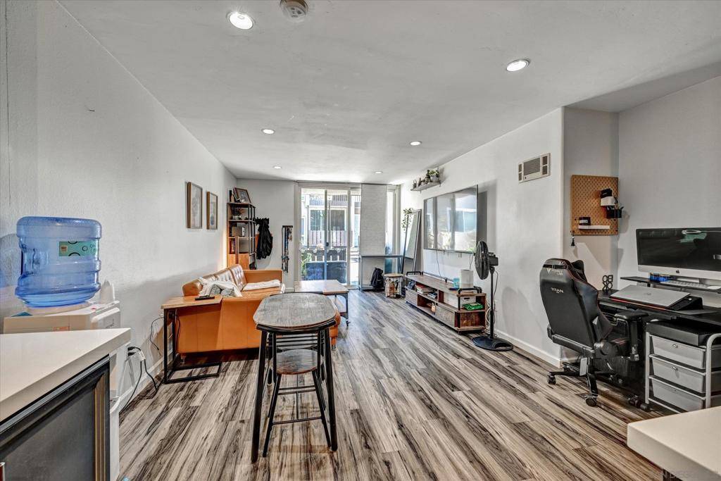 San Diego, CA 92111,6333 Mount Ada #156